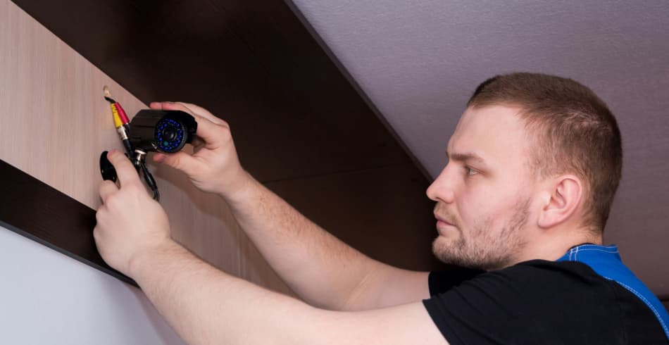 Property specialist completing scheduled service